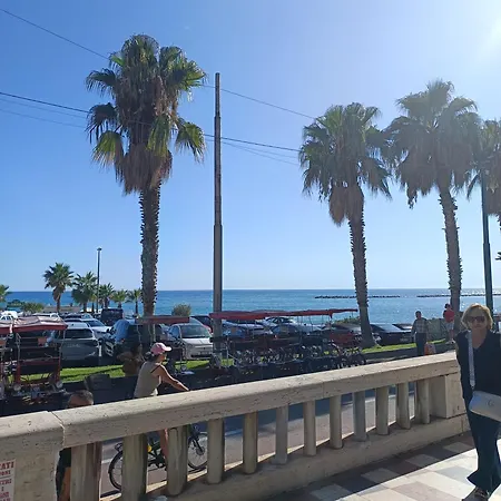 Baladi Monolocale In Centro 산레모